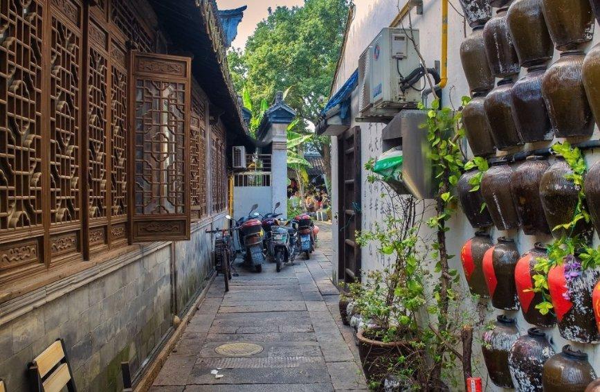 FBI最新数据：美国2022年一成仇恨犯罪发生在校园
